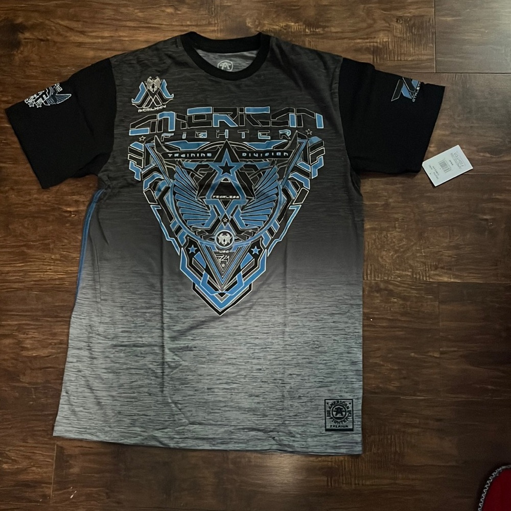 American fighter t shirt brand new with tag Size large in men